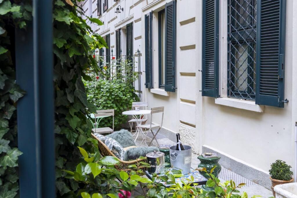 Luxury Bohemian Suite With Private Garden In Milan Exterior photo