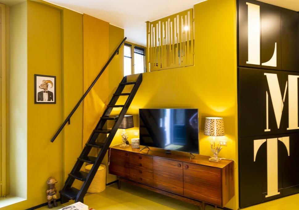 Luxury Bohemian Suite With Private Garden In Milan Exterior photo